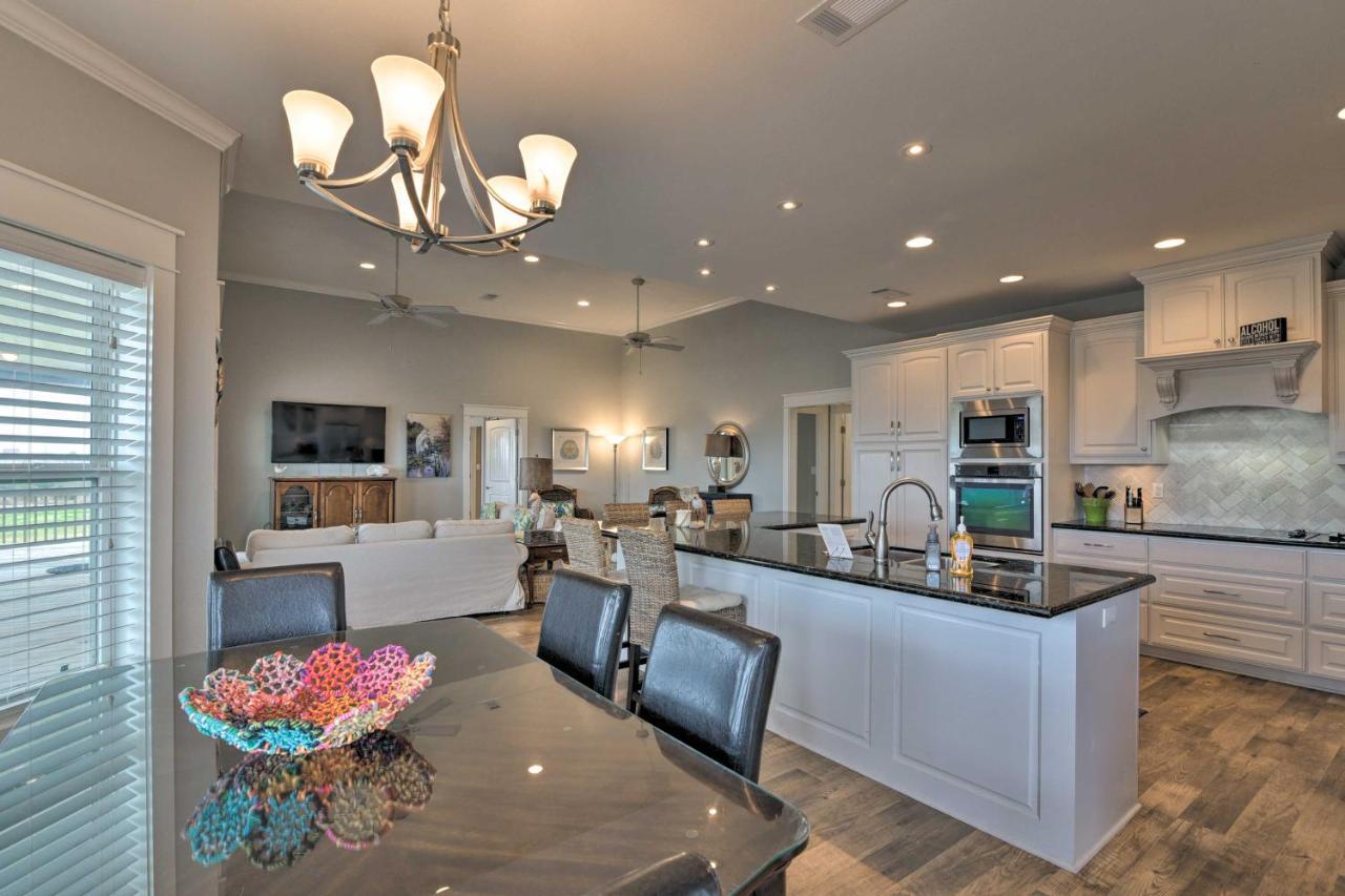 Coastal Port Bolivar Home - Walk To Beach! 외부 사진